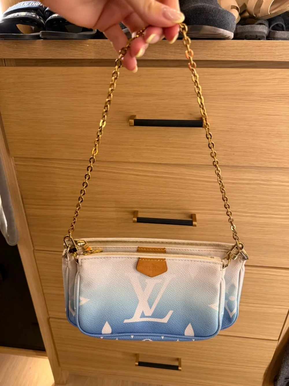 Louis Vuitton Gradient Blue & White Multi Pochette Bag with Beige Strap - Picture 6 of 9